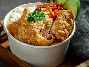 5 Rekomendasi Nasi Kulit Enak di Denpasar, Murah dan Buka 24 Jam!