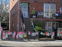 Pasang 51 CCTV Larang Orang Parkir, Pria Ini Dicap Gila Sama Tetangganya