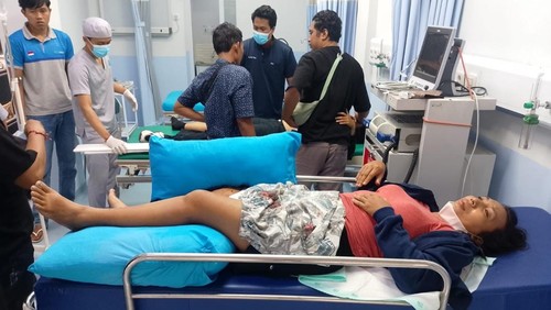 Salah satu korban lakalantas di Jalan Amlapura-Denpasar saat menjalani perawatan di RSUD Karangasem, Kamis (23/1/2025). (Dok. Polres Karangasem)