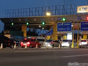 Polisi Sebut Sopir Truk Tronton Sengaja Tabrak Portal Gerbang Tol Banyumanik