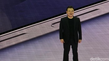 Senyum TM Roh, President and Head of Mobile eXperience Business Samsung Electronics memulai Galaxy Unpacked 2025 Foto: Aisyah Kamaliah/detikINET