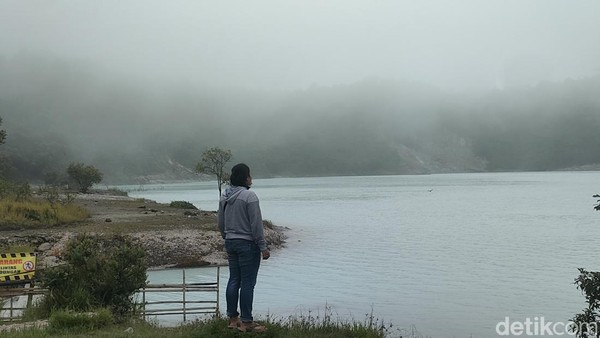 Eksotisnya Selimut Kabut di TWA Talaga Bodas Garut