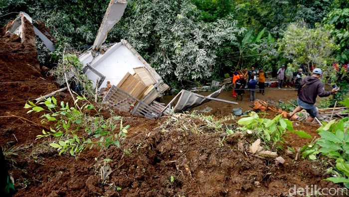 Tanah longsor di Wonosalam Jombang Tanah longsor di Wonosalam Jombang