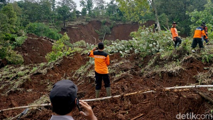 Tanah longsor di Wonosalam Jombang