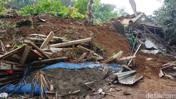 Tanah longsor di Wonosalam, Jombang