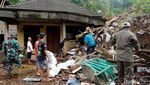 Tanah Longsor Timpa Rumah di Wonosalam Jombang