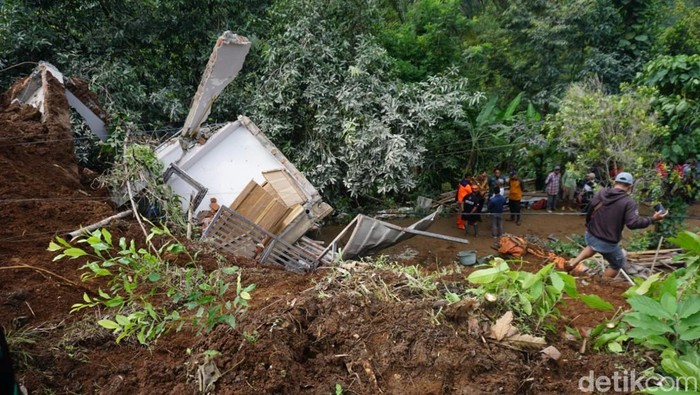 Tanah longsor di Wonosalam, Jombang