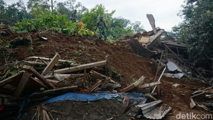 Tanah longsor di Wonosalam, Jombang