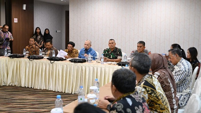 Rapat Tim Peneliti Pengkaji Gelar Daerah (TP2GD) dalam rangka pengusulan Pejuang asal Sumatera Utara Prof. Dr. Midian Sirait sebagai calon Pahlawan Nasional