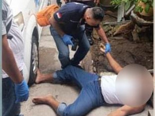 Yustinus Neno, pegawai honorer LPP TVRI NTT meninggal karena serangan jantung saat mencuci mobil di Kelurahan Nunhila, Kecamatan Alak, Kota Kupang, NTT. (Dok. Polresta Kupang Kota)