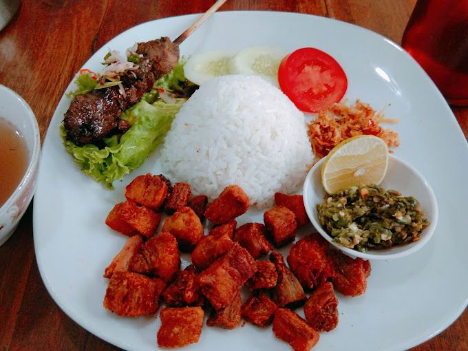 10 Tempat Kuliner Dekat Stasiun Jatinegara