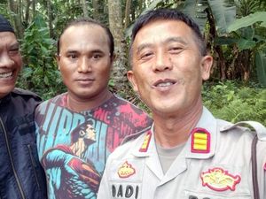 Preman Samson Teror Cihurang Sukabumi: Gigit Telinga Warga-BAB di Musala