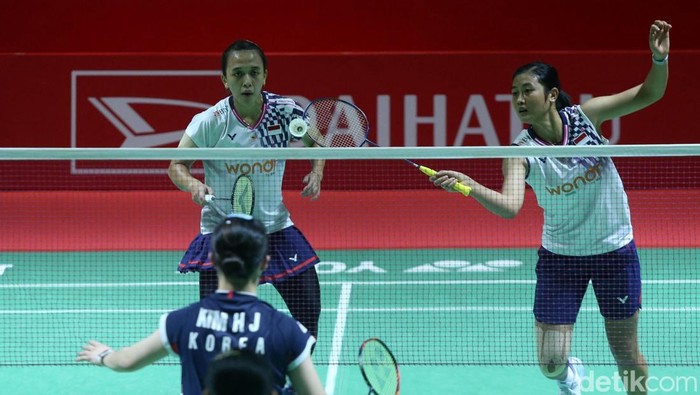 Febriana Dwipuji Kusuma/Amallia Cahaya Pratiwi gagal ke semifinal Indonesia Masters 2025. Mereka dikalahkan Kim Hye-jeong/Kong Hee-yong di perempatfinal.