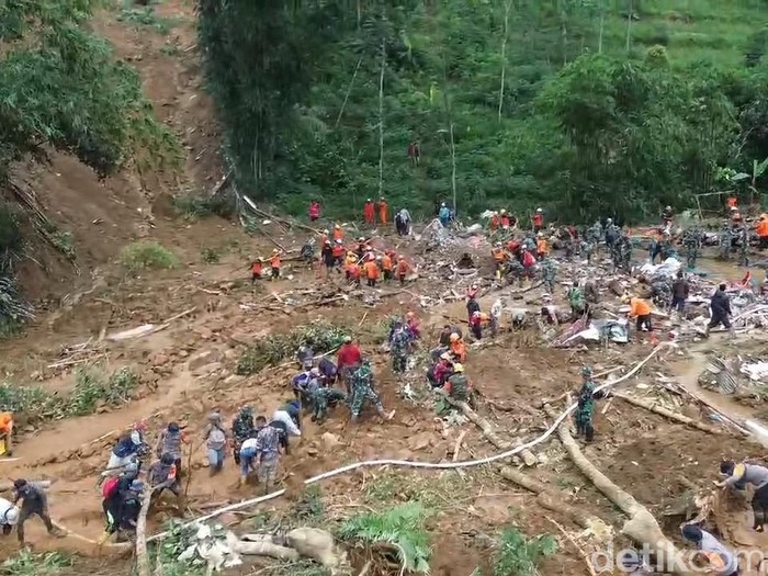 Bencana longsor di Petungkriyono (buat fokus jateng)