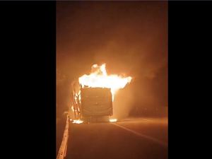 Bus AKAP Idaman Baru Jakarta-Malang Terbakar di Tol, Tidak Ada Korban