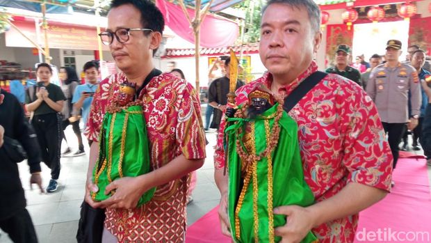 Dua rupang di Vihara Dewi Welas Asih yang sempat hilang dicuri