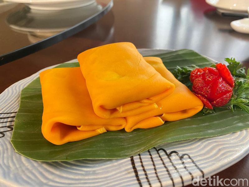 Durian pancake yang manis legit!