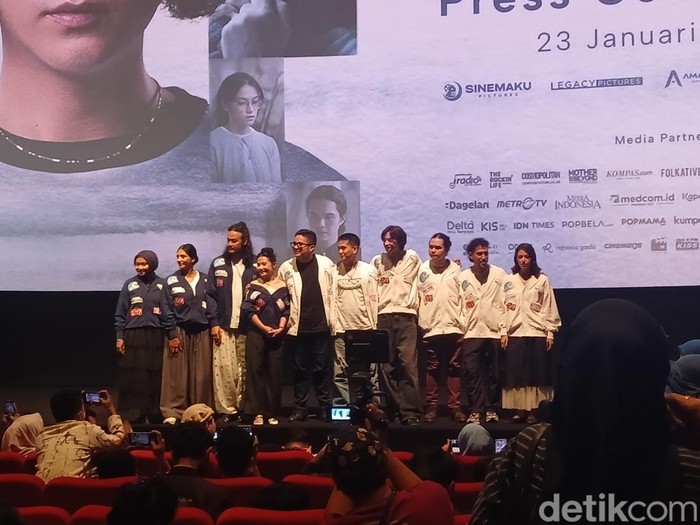 Film Perayaan Mati Rasa Film Perayaan Mati Rasa
