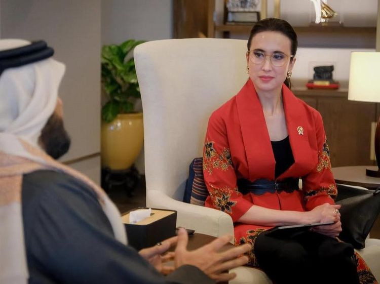 8 Gaya Menteri RI Terkaya Widiyanti Putri, Bangga Pakai Produk Lokal
