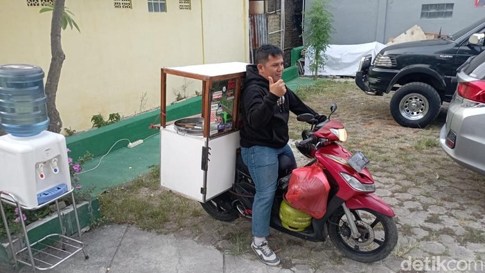 Gugun Meatball, Penjual Bakso Panggilan di Kota Bandung