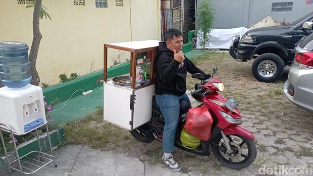 Gugun Meatball, Penjual Bakso Panggilan di Kota Bandung