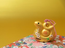 Ramalan Karier & Waktu Hoki Setor Angpao di Tahun Ular Kayu Menurut Feng Shui