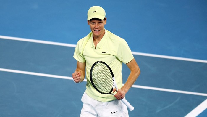Tennis - Australian Open - Melbourne Park, Melbourne, Australia - January 24, 2025 Italys Jannik Sinner celebrates winning his semi final match against Ben Shelton of the U.S. REUTERS/Edgar Su