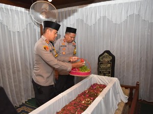 Kapolres Gresik Ziarah ke Makam Wali dan Tokoh Penyebar Islam