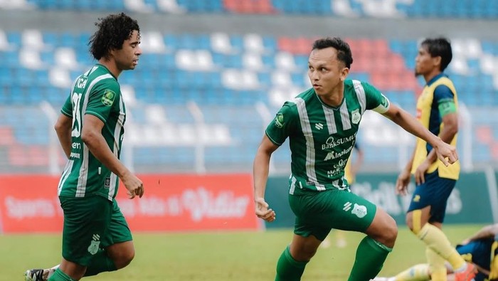 Kapten PSMS Rachmad Hidayat melakukan selebrasi usai mencetak gol ke gawang Persikota Tangerang (Instagram @official_psmsmedan)