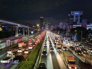 Jelang Akhir Pekan, Tol Dalam Kota hingga Tol Pluit Macet Malam Ini
