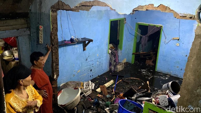Kerusakan rumah Maemunah yang hancur diterjang banjir luapan Sungai Citepus