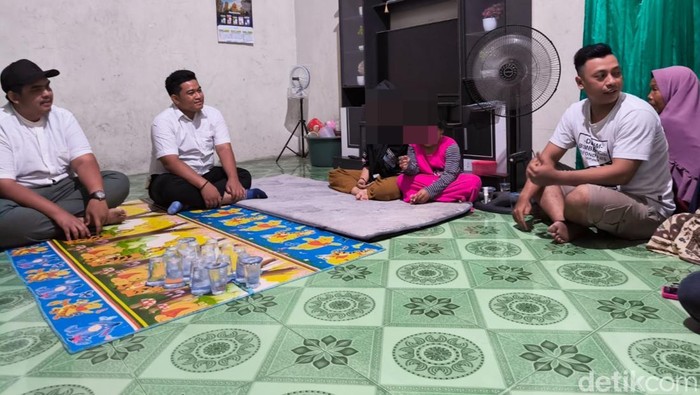 Ketua DPRD Gresik kunjungi pelajar yang coba bunuh diri usai di-bully