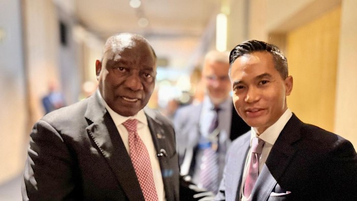 Ketua Umum Kamar Dagang dan Industri (Kadin) Indonesia, Anindya Novyan Bakrie bertemu dengan Presiden Afrika Selatan, Matamela Cyril Ramaphosa.