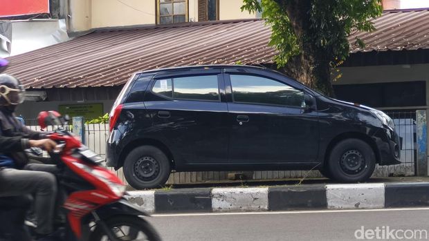 Kondisi di Jalan Surapati Bandung.