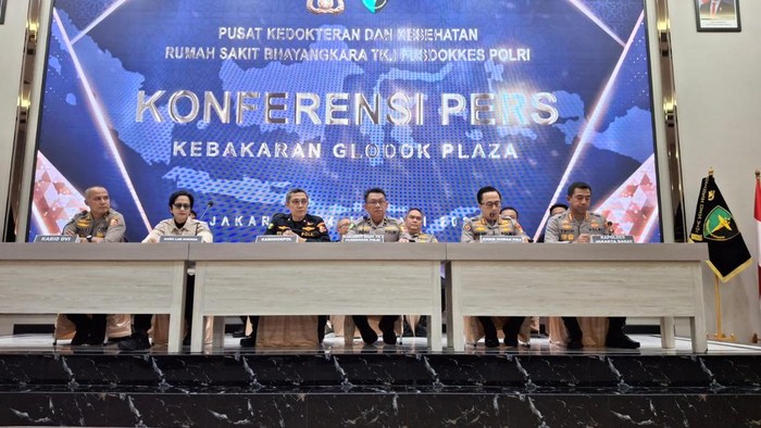 Konferensi pers di RS Polri soal identifikasi korban kebakaran Glodok Plaza (Taufiq/detikcom)