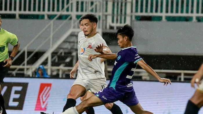 Laga Persita vs Madura United