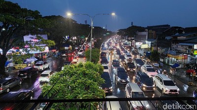 Potret Kemacetan Panjang di Jalan Pasteur Bandung