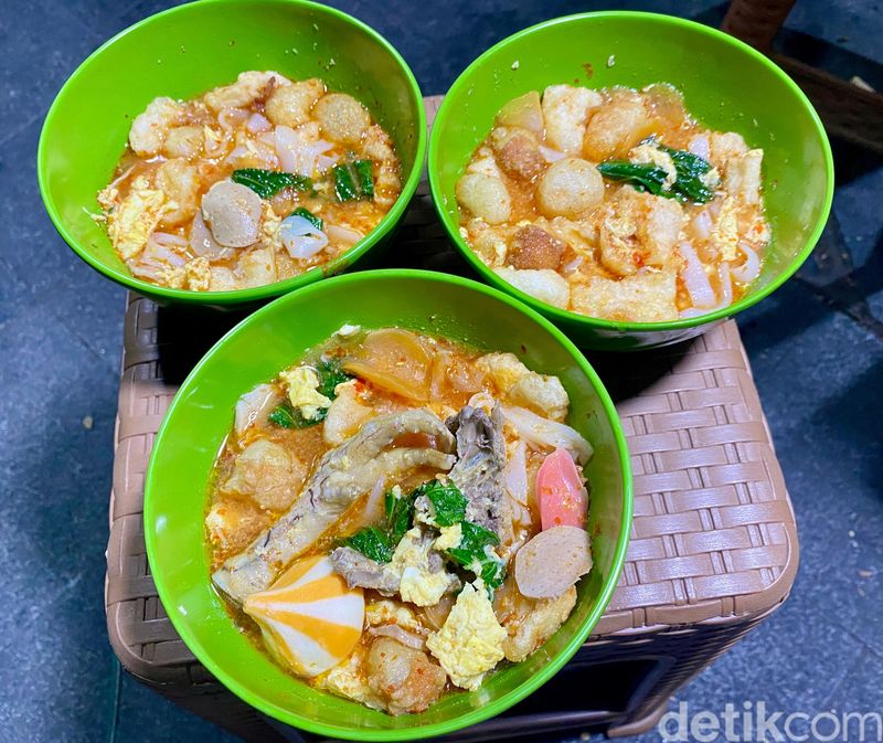 Mantap! Seblak Rp 10 Ribu dan Sate Taichan Nikmat di Seberang Mall Kuningan