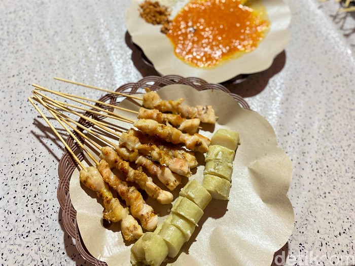 Mantap! Seblak Rp 10 Ribu dan Sate Taichan Nikmat di Seberang Mall Kuningan
