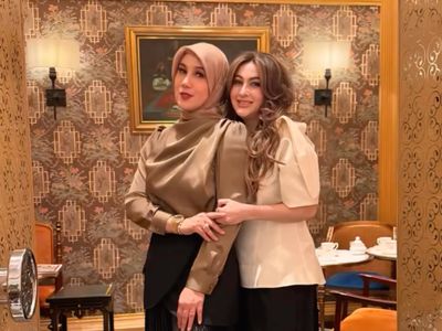 7 Foto Marini Zumarnis-Diana Pungky Reunian, Artis Lawas yang Cantiknya Awet