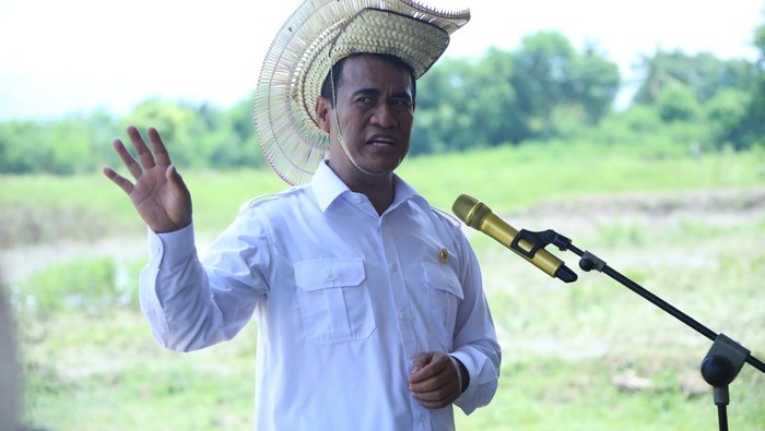 Mentan Amran Sualiman.