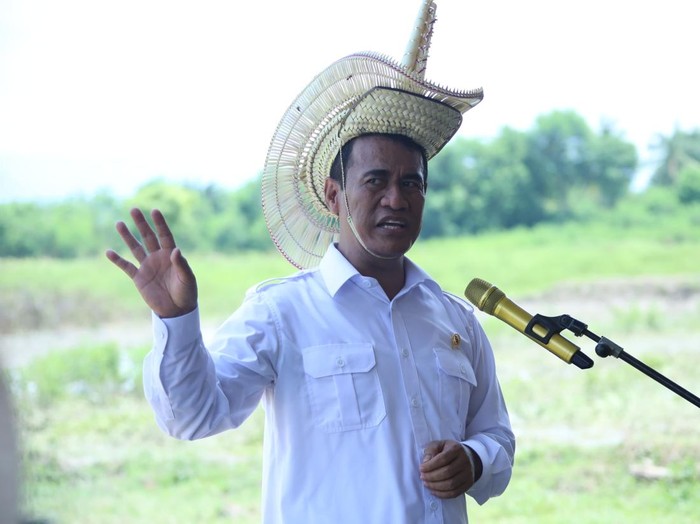 Mentan Amran Sualiman.