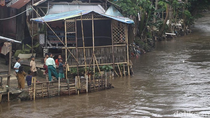 Normalisasi Kali Ciliwung akan dilanjutkan di tahun 2025. Pemprov DKI Jakarta merencanakan anggaran sebesar Rp 90 miliar pada tahun 2025.