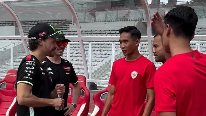 Pebalap VR46 Racing Team bertemu Timnas Indonesia.