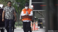 Kosasih tiba di gedung KPK untuk menjalani pemeriksaan, Jumat (24/1/2025). Kosasih tiba di gedung KPK untuk menjalani pemeriksaan, Jumat (24/1/2025).