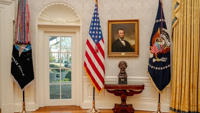 Penampakan ruang oval di masa Presiden Trump/Shuran Huang via New York Post Penampakan ruang oval di masa Presiden Trump