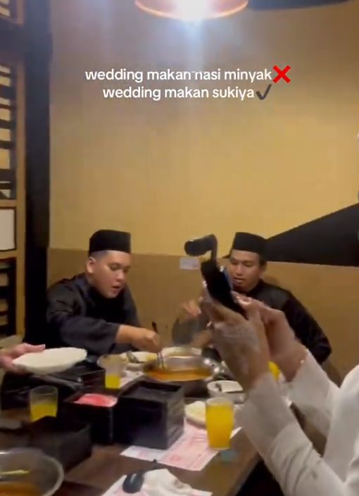 Unik! Pengantin Ini Pilih Rayakan Pernikahannya di Restoran Shabu