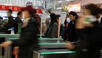 Potret Ramainya Stasiun Kereta Shanghai Jelang Imlek
