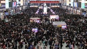 Potret Ramainya Stasiun Kereta Shanghai Jelang Imlek