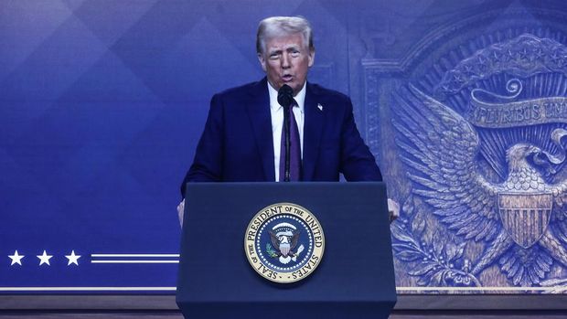 Presiden AS Donald Trump menyampaikan pidato khusus dari jarak jauh selama pertemuan Forum Ekonomi Dunia (WEF) tahunan ke-55 di Davos, Swiss, 23 Januari 2025. (REUTERS/Yves Herman)